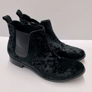 Toms Ella Black Crushed Velvet Ankle Boots Booties Sz 8